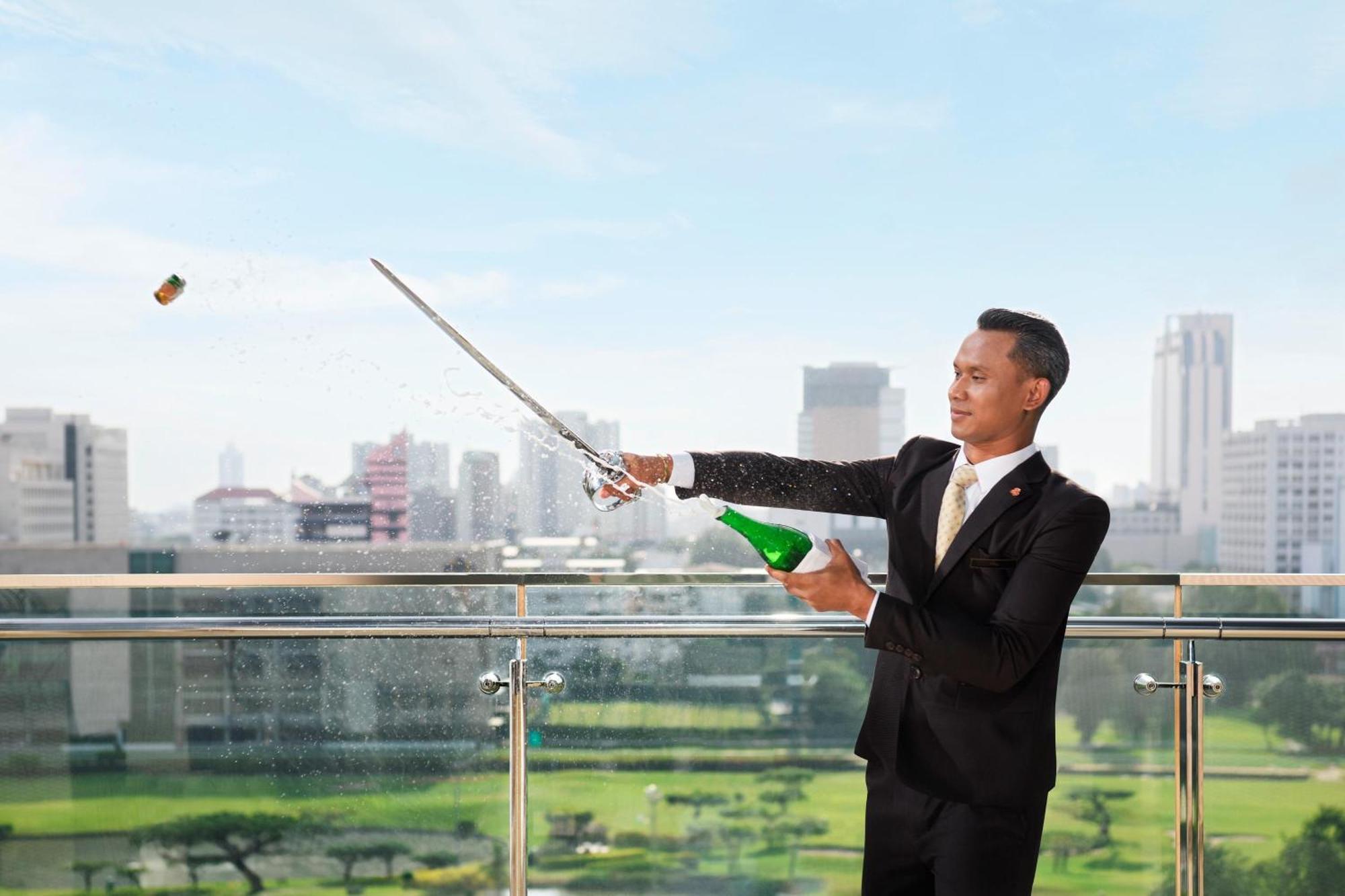 The St. Regis Bangkok Hotel Екстериор снимка