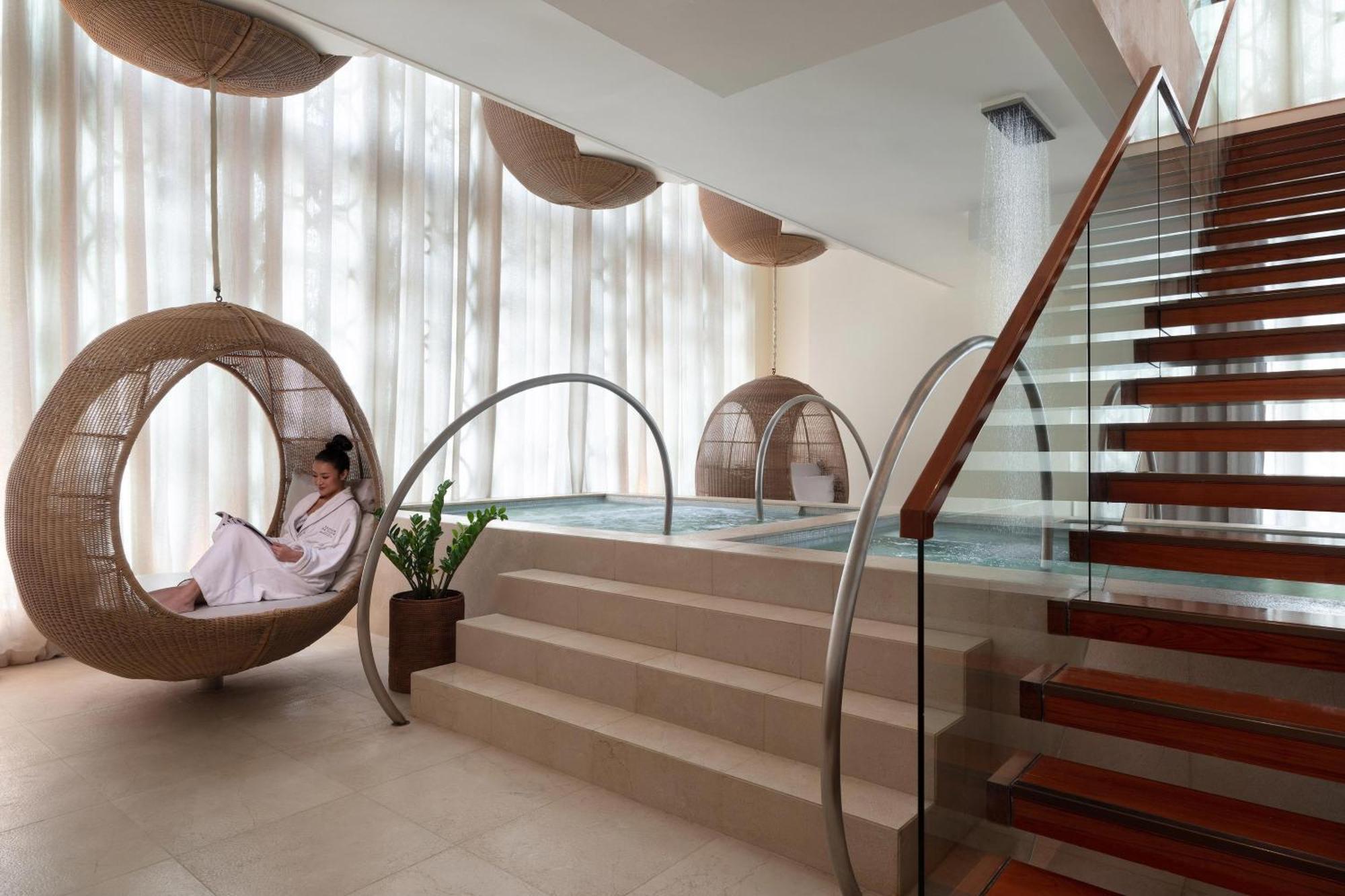 The St. Regis Bangkok Hotel Екстериор снимка