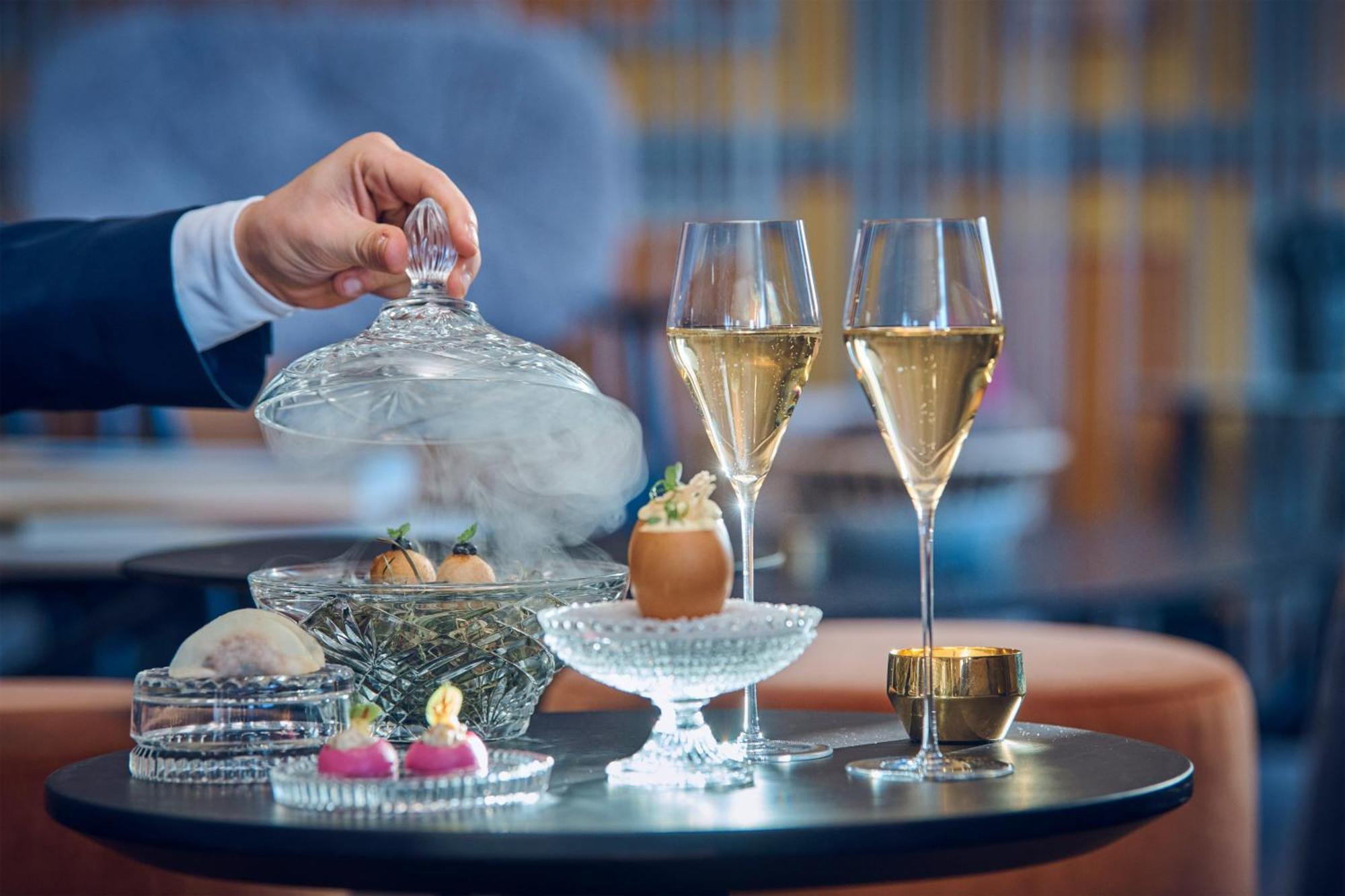 The St. Regis Bangkok Hotel Екстериор снимка