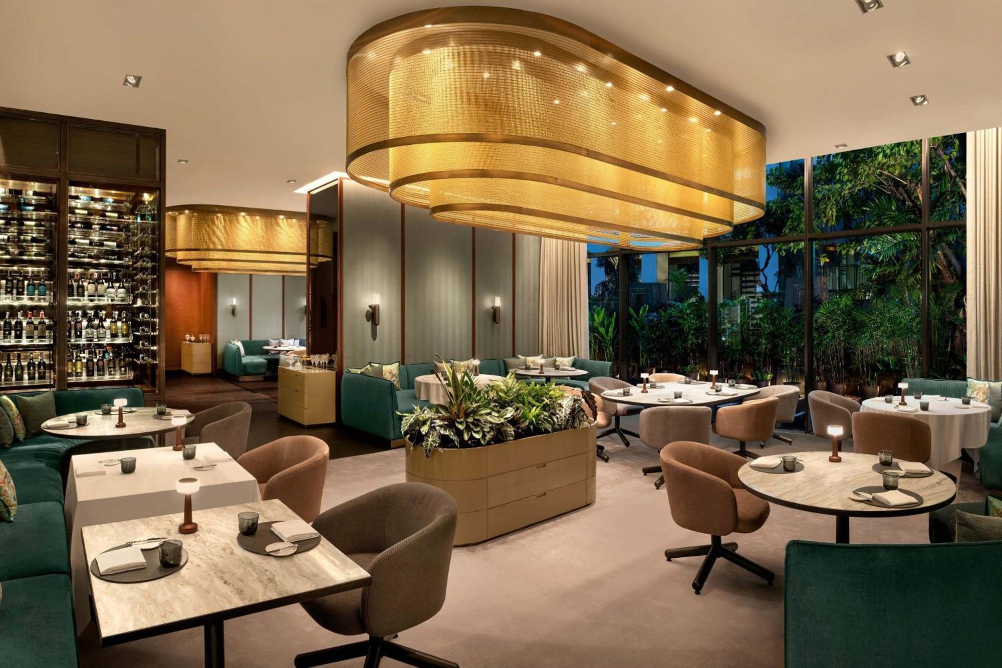The St. Regis Bangkok Hotel Екстериор снимка